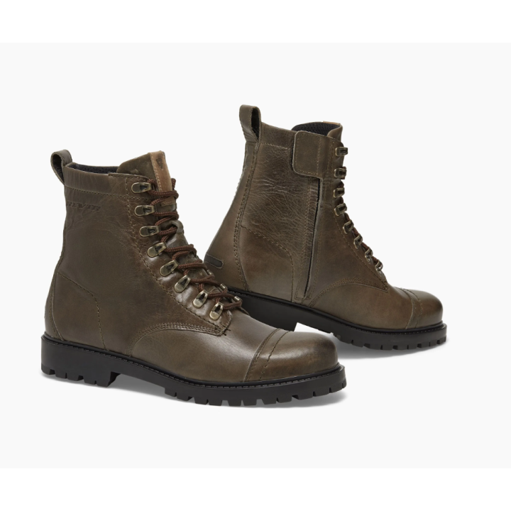 Klasyczne, skórzane motocyklowe buty z ochraniaczami i wzmocnieniami